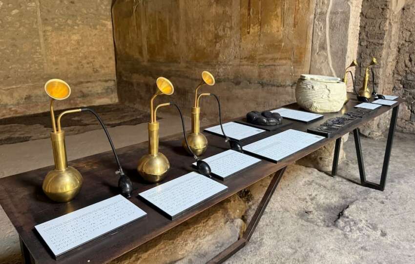 Installazione casa dell'Atrio